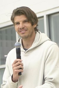 Kyle Korver, Atlanta Hawks assistant general manager, addresses community participants 